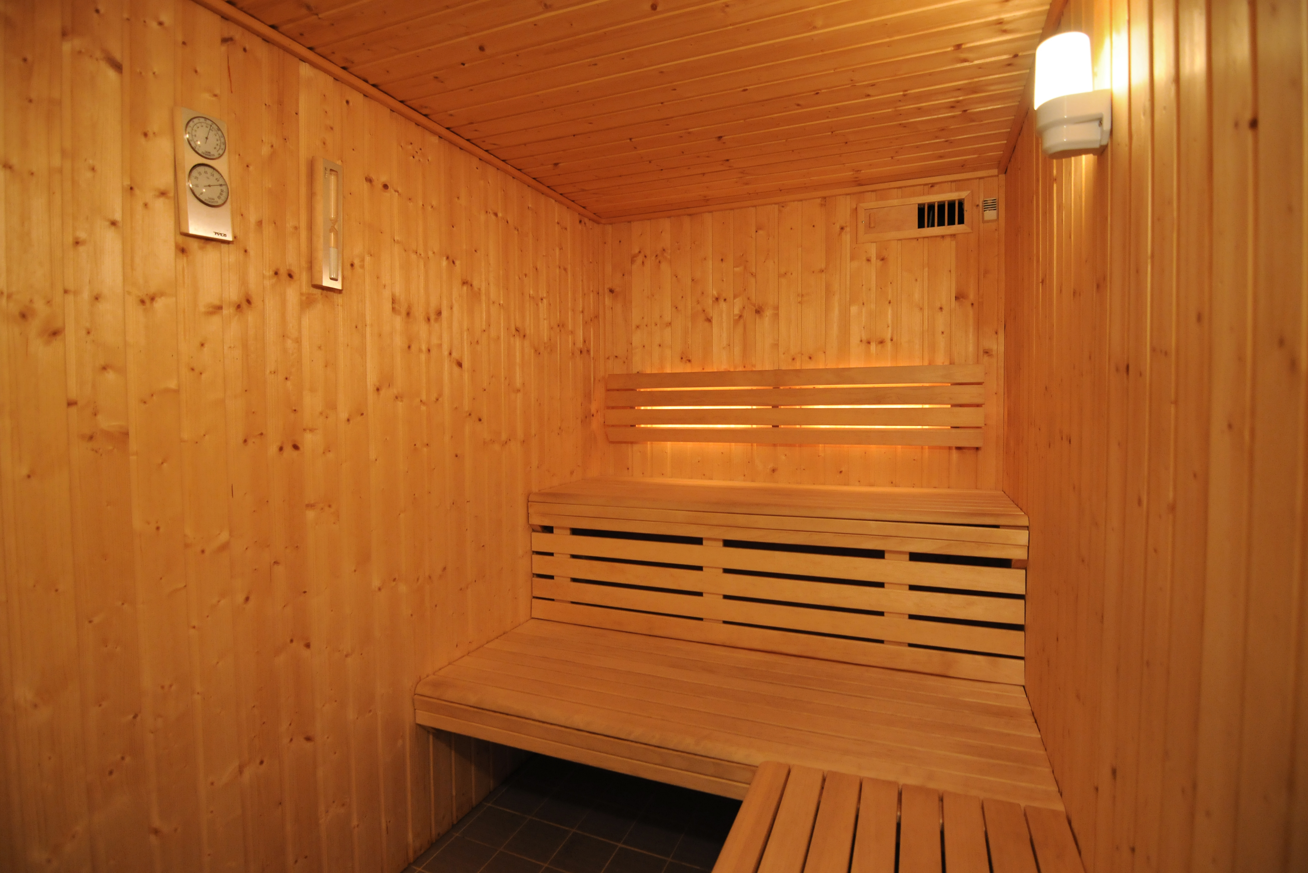 photos-of-sauna-and-spa-installation-at-barnstaple-leisure-centre-3